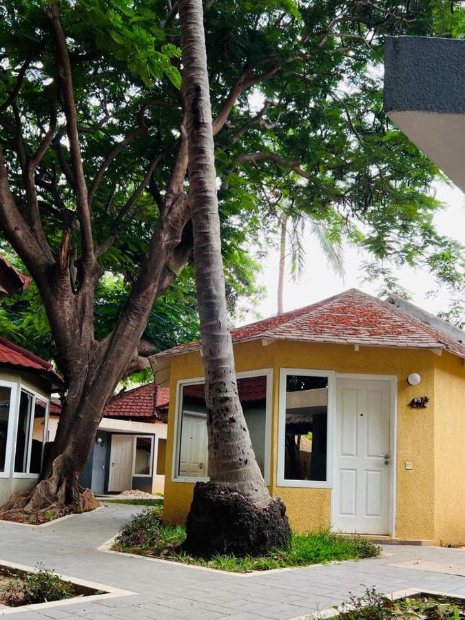 Tropic Garden Hotel Bakau Exterior foto