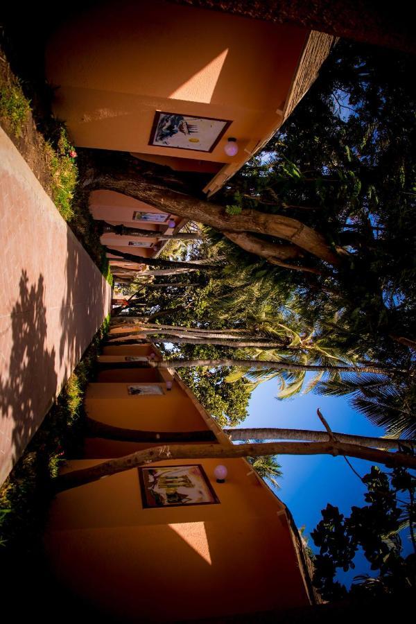 Tropic Garden Hotel Bakau Exterior foto