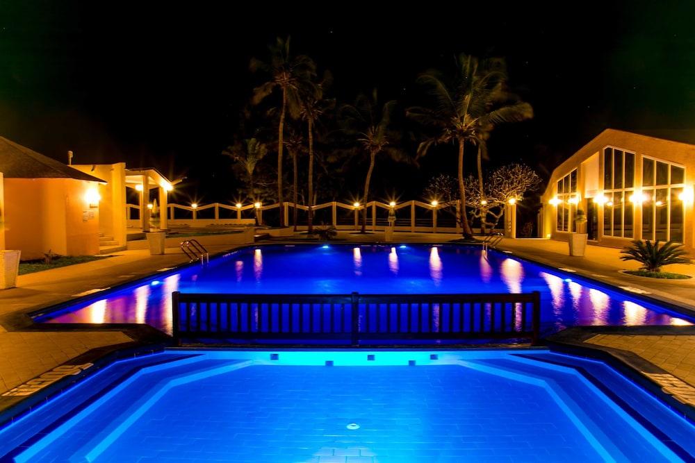 Tropic Garden Hotel Bakau Exterior foto
