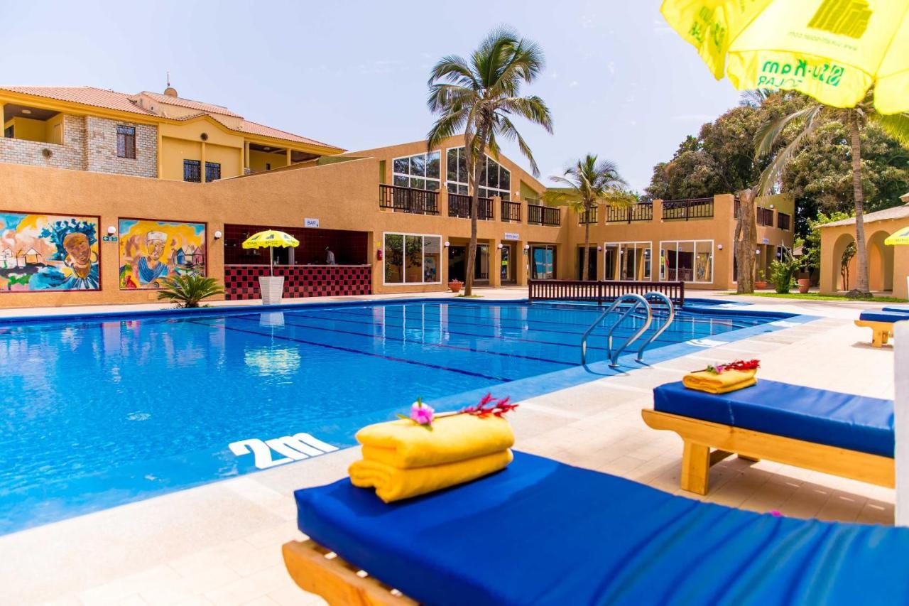 Tropic Garden Hotel Bakau Exterior foto