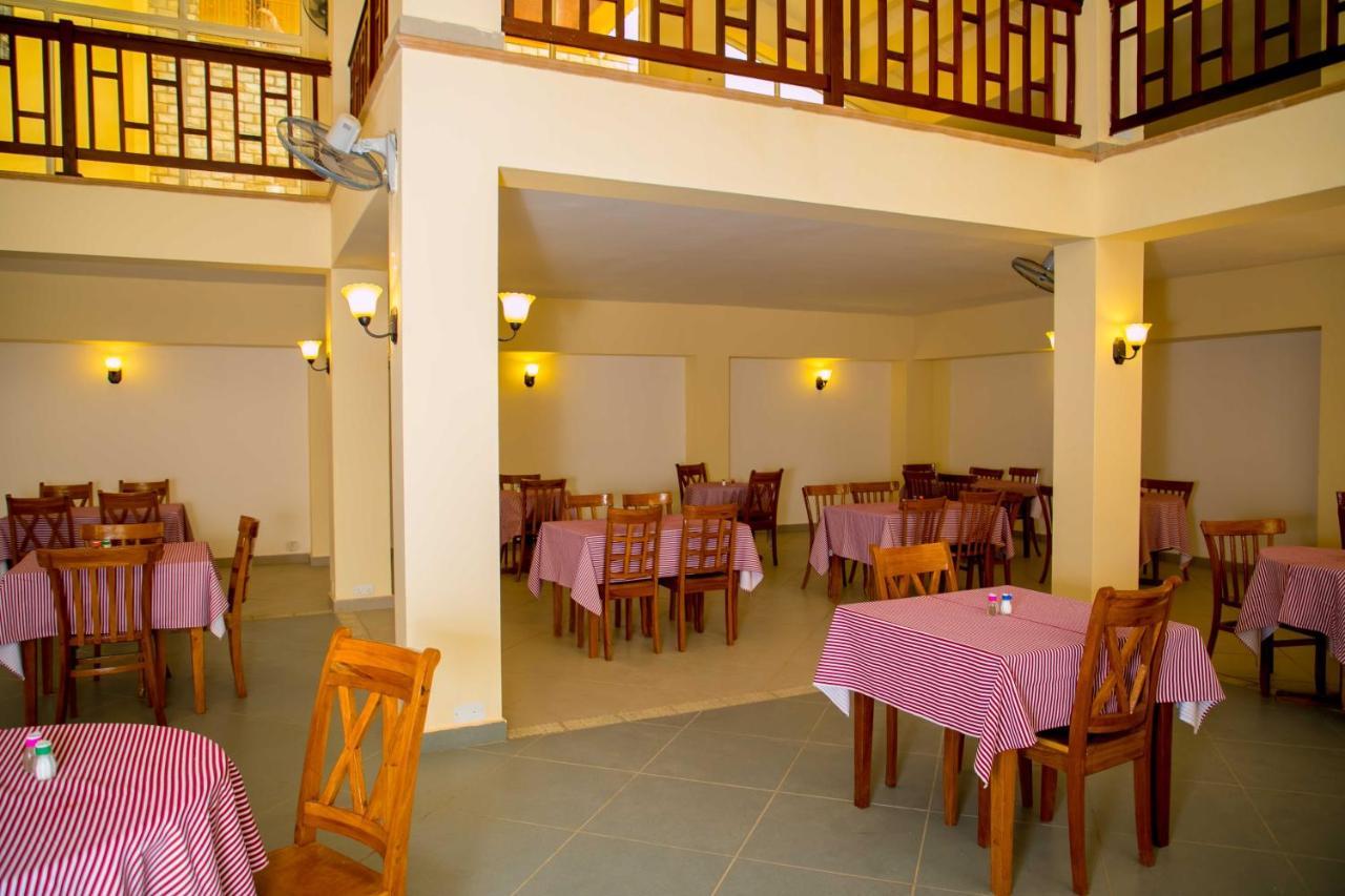 Tropic Garden Hotel Bakau Exterior foto