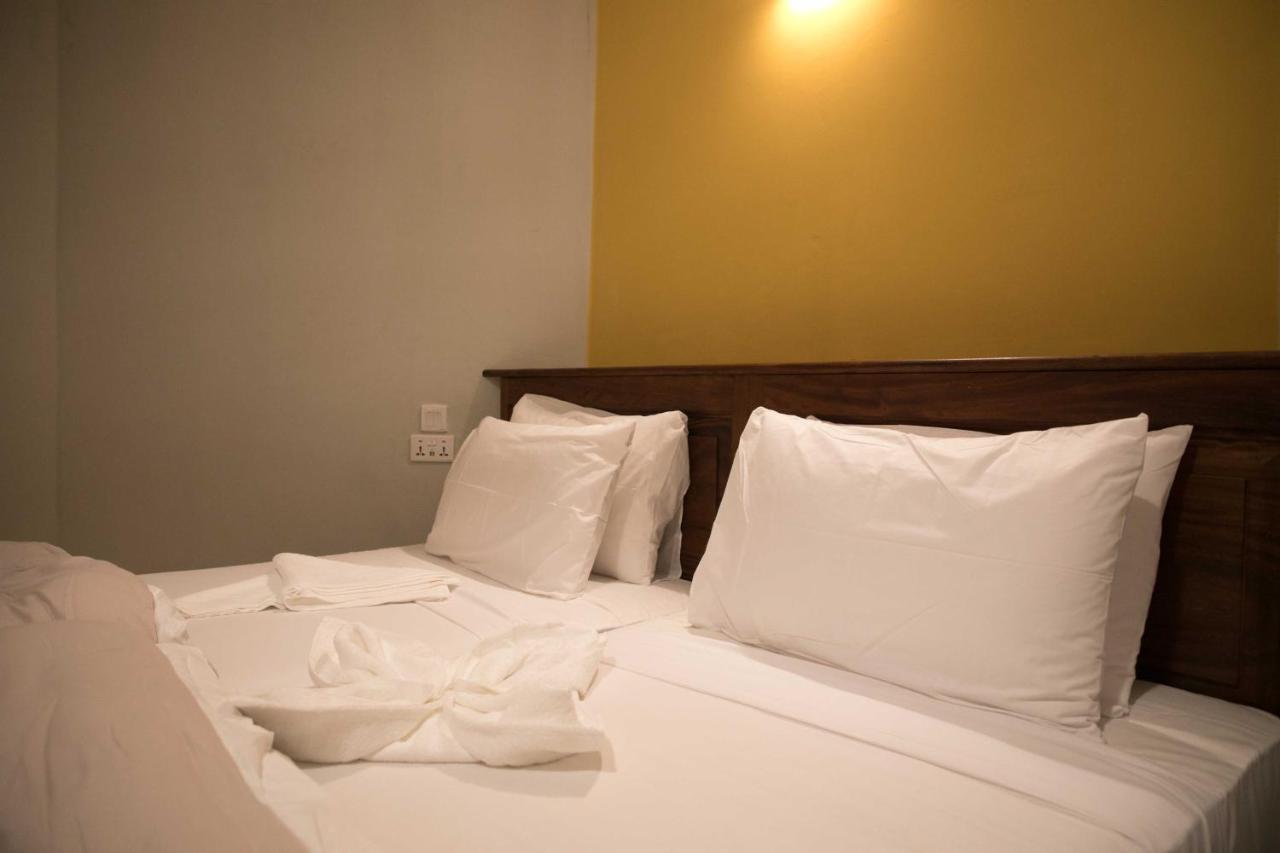 Tropic Garden Hotel Bakau Habitación foto